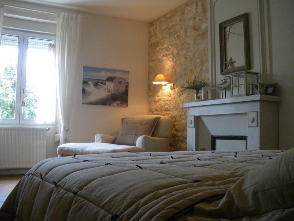 Hotel Les Persiennes Saintes Pokój zdjęcie