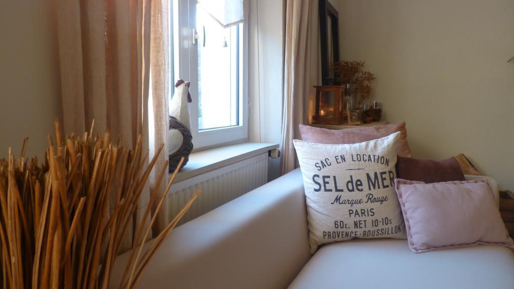 Hotel Les Persiennes Saintes Zewnętrze zdjęcie